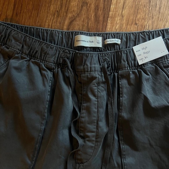 Abercrombie Cargo Pants - Picture 4 of 6
